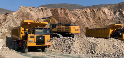 SY870H+SW955K+SY870H聯(lián)袂登場(chǎng)，見證采礦項(xiàng)目開工儀式暨礦石加工新篇章